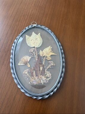 Framed Pressed Flower Wall Art - Oval Silver Frame